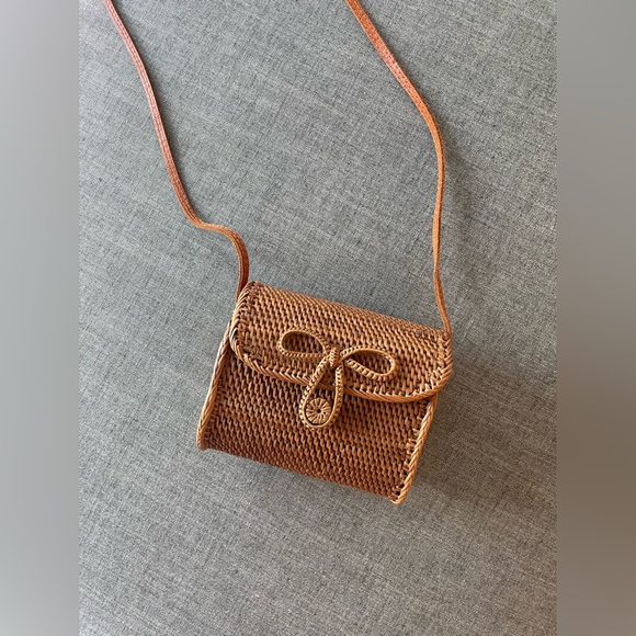 Handmade Rattan Purse - Picture 1 of 4